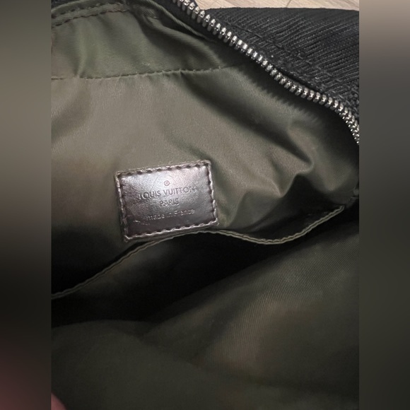 Authentic LOUIS VUITTON Black Damier Geant Canvas Citadin Messenger Bag - Picture 8 of 13